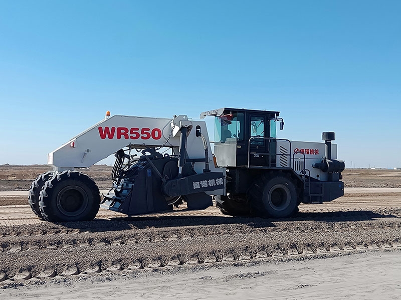 天行(中国)设备在吉林中交三公局松通高速